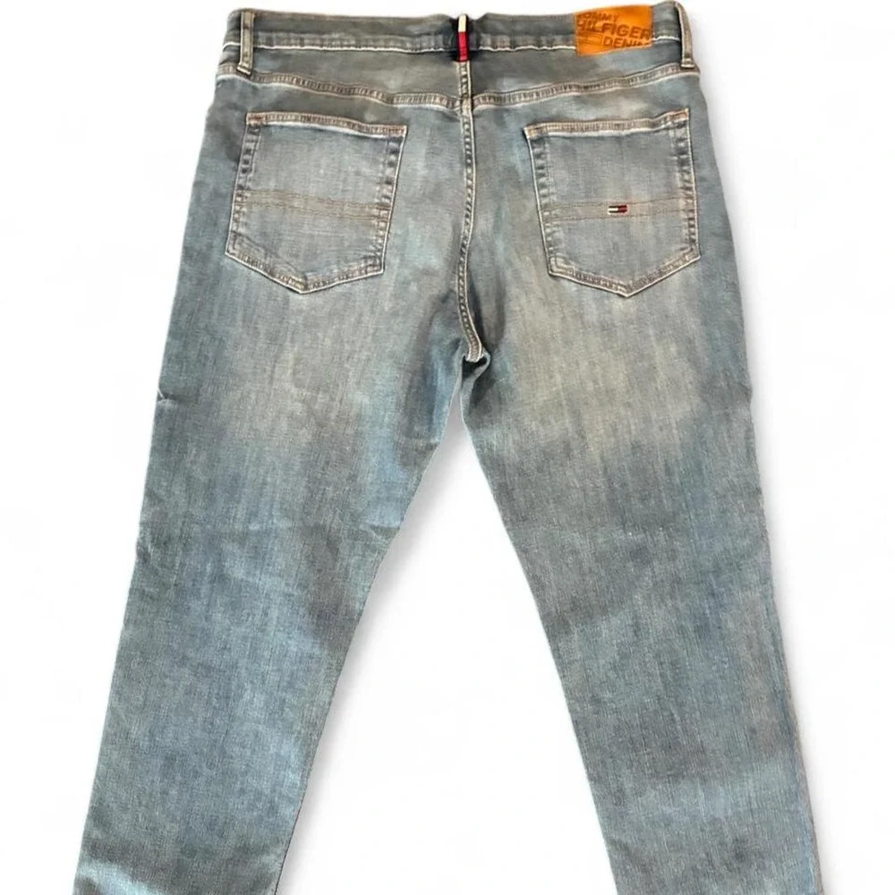 2020 Tommy Hilfiger blue denim jeans. 36